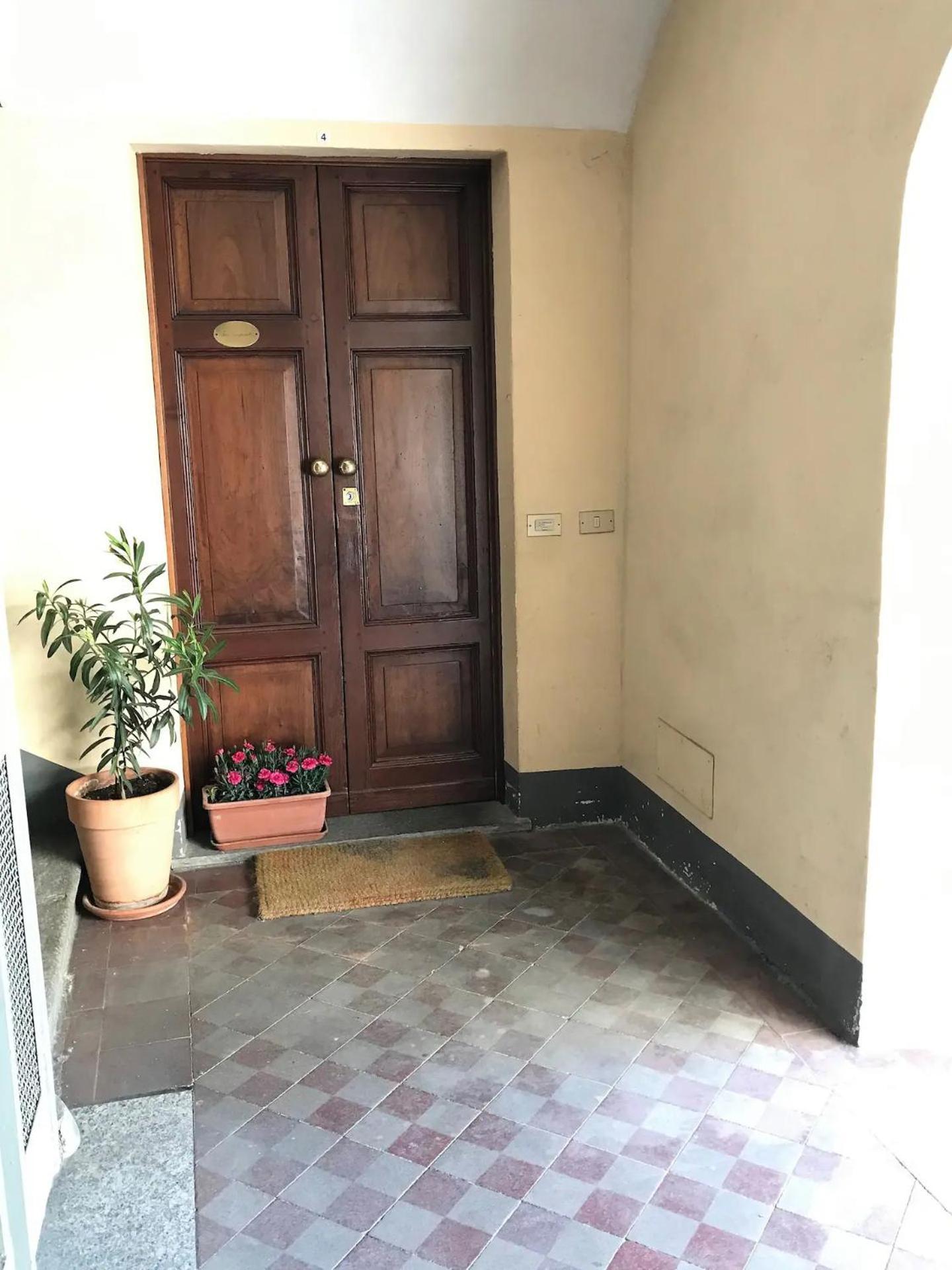Due Dei Mille. Incantevole Casa In Centro Ad Alba エクステリア 写真