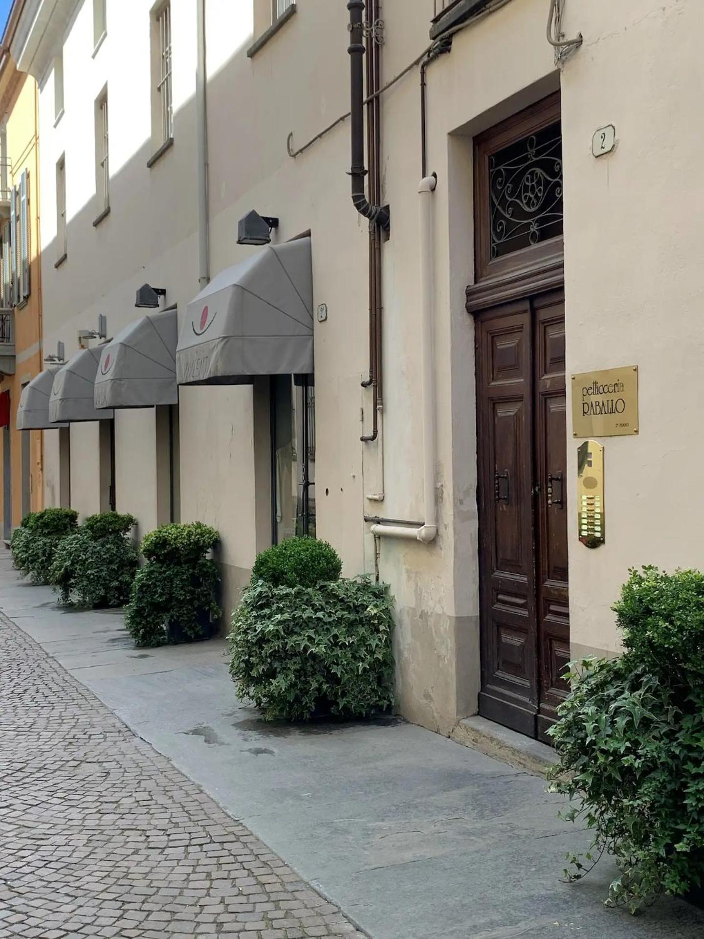 Due Dei Mille. Incantevole Casa In Centro Ad Alba エクステリア 写真